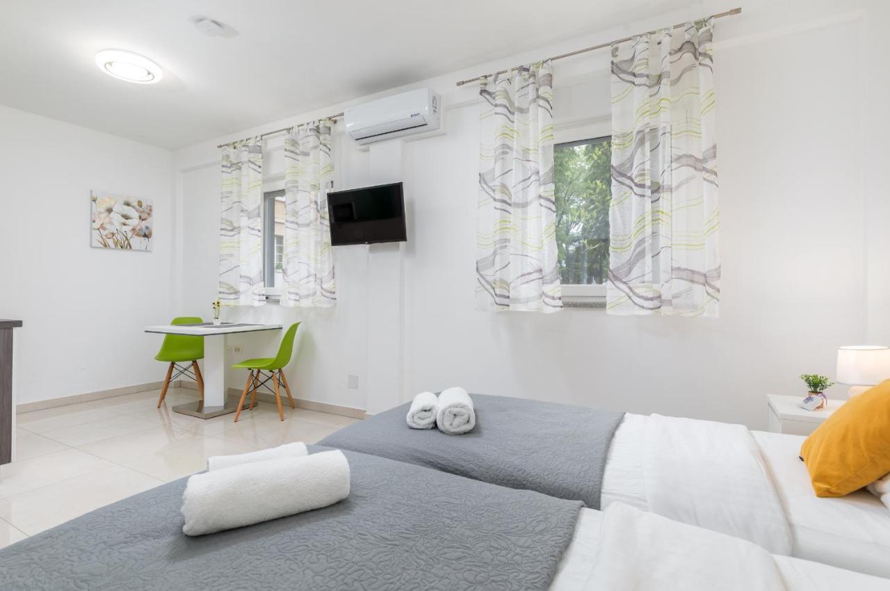 Marine Lux Apartments Пула Экстерьер фото