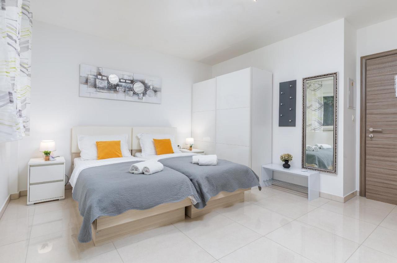 Marine Lux Apartments Пула Экстерьер фото