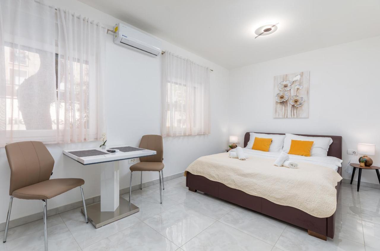 Marine Lux Apartments Пула Экстерьер фото