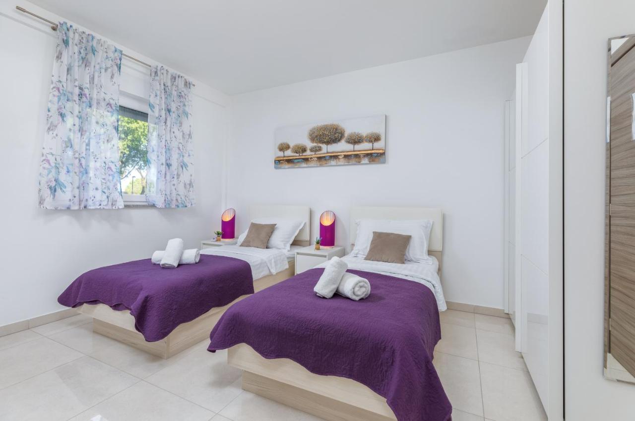Marine Lux Apartments Пула Экстерьер фото