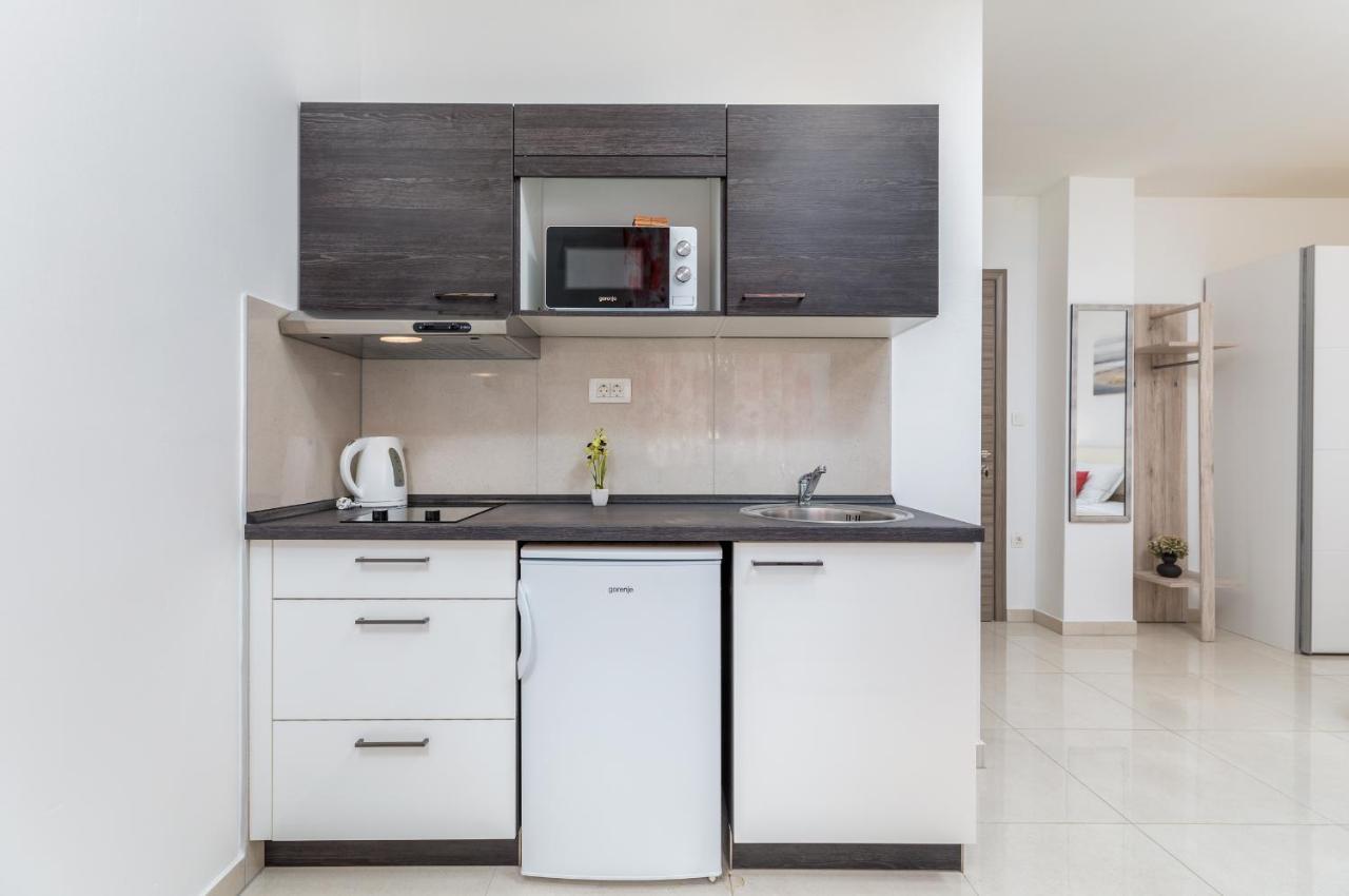 Marine Lux Apartments Пула Экстерьер фото