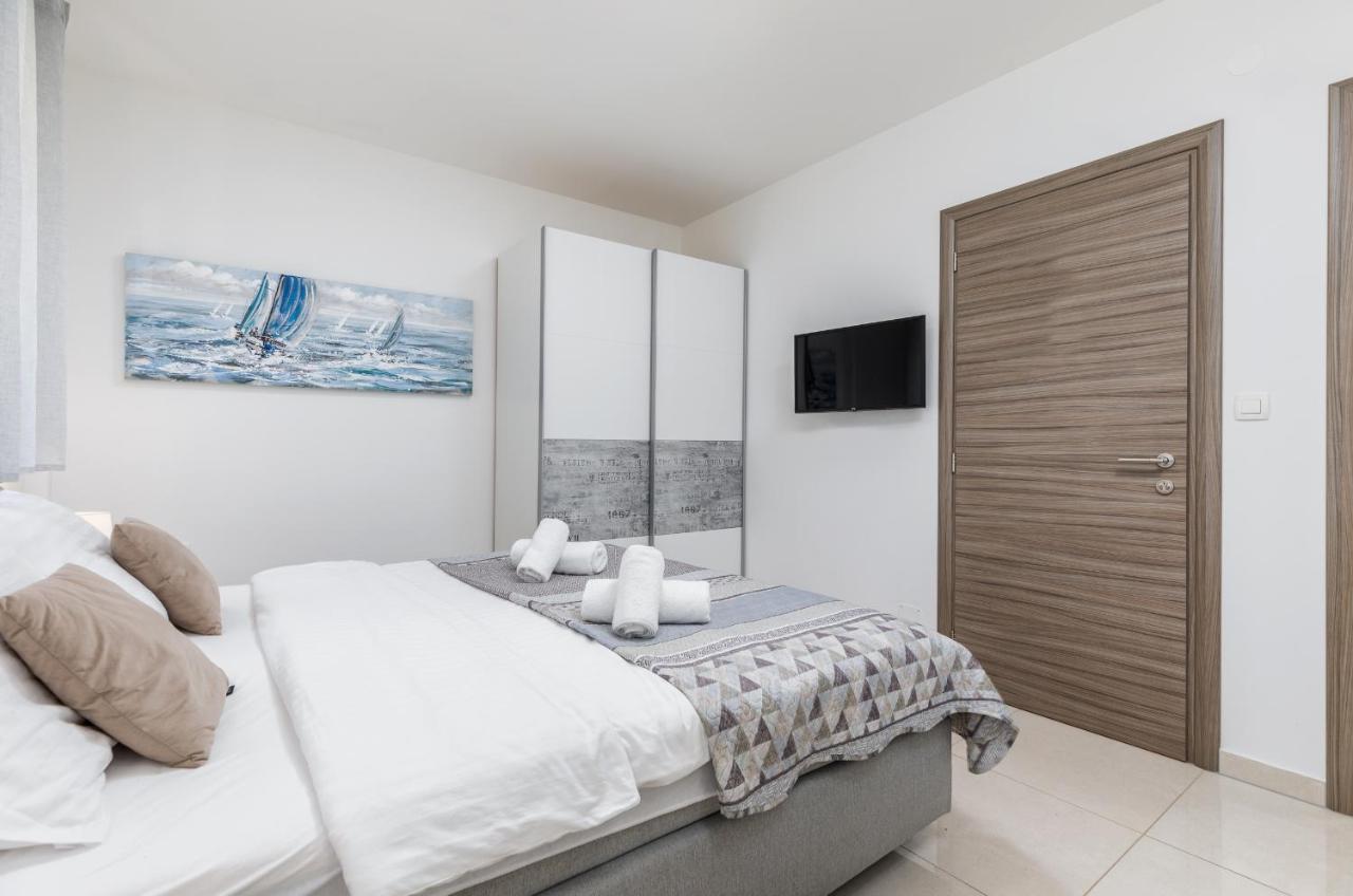 Marine Lux Apartments Пула Экстерьер фото