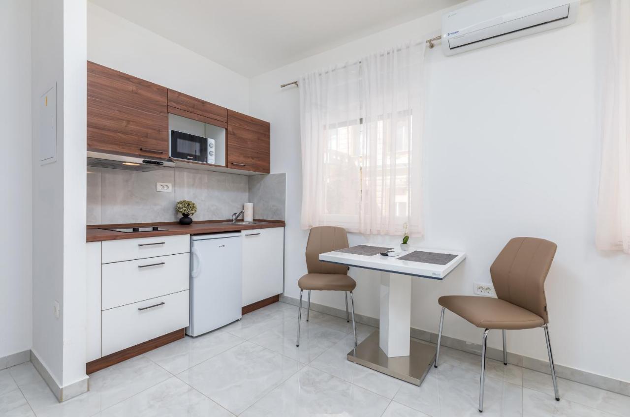 Marine Lux Apartments Пула Экстерьер фото