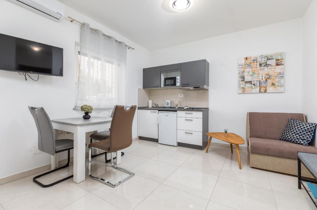 Marine Lux Apartments Пула Экстерьер фото